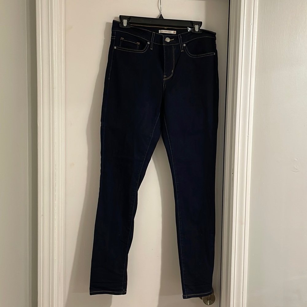 Levi’s dark wash 311 Shaping Skinny - size 28